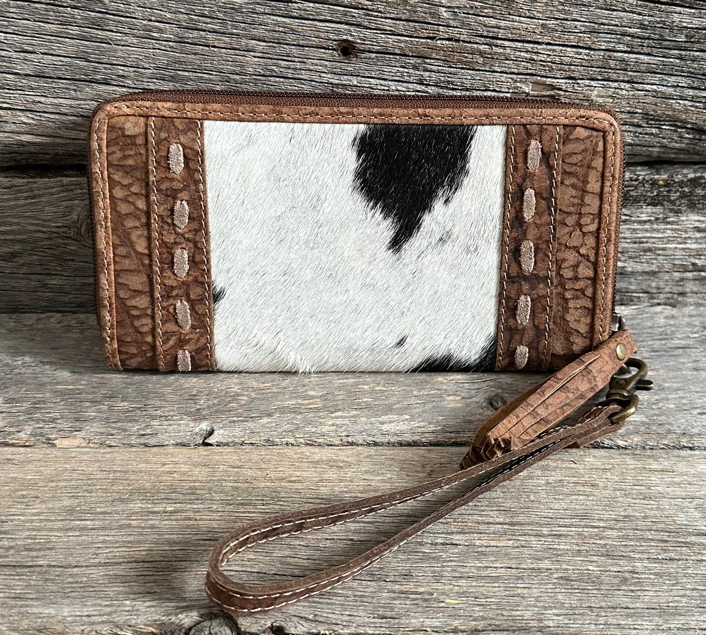 Buckstitch Cowhide Wallet