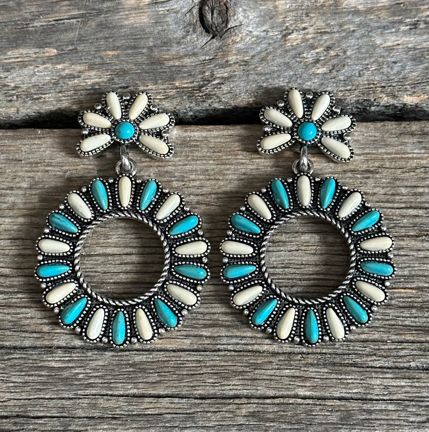 Turquoise & White Round Earrings